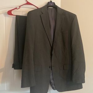Geoffrey Beene Mens Suit Grey 44L Jacket and 32 W x 30 L pants